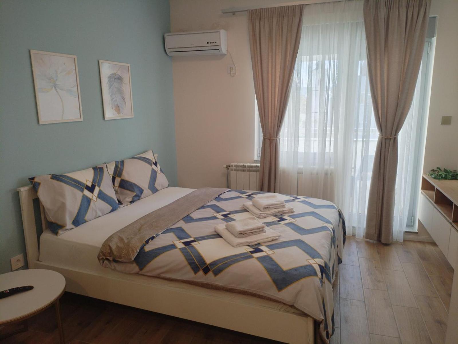Apartment Centrum - Free Private Parking Нови-Сад Экстерьер фото