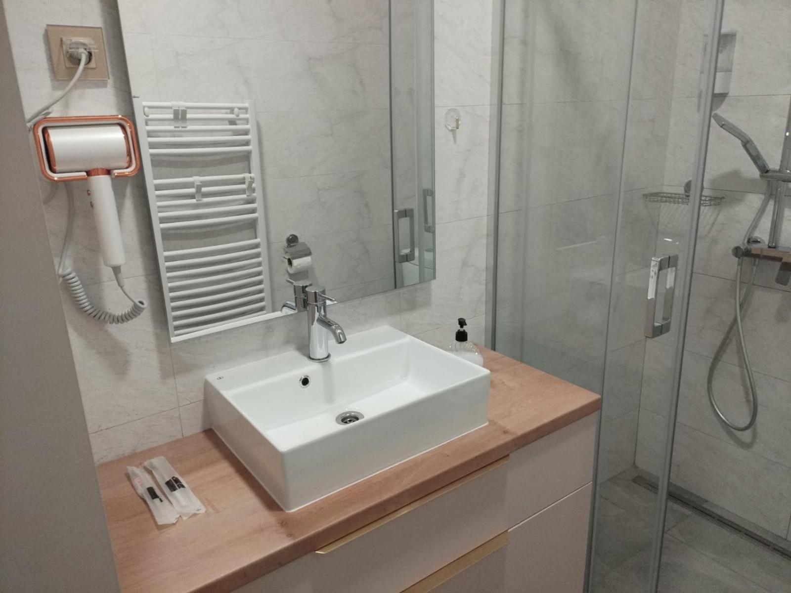 Apartment Centrum - Free Private Parking Нови-Сад Экстерьер фото